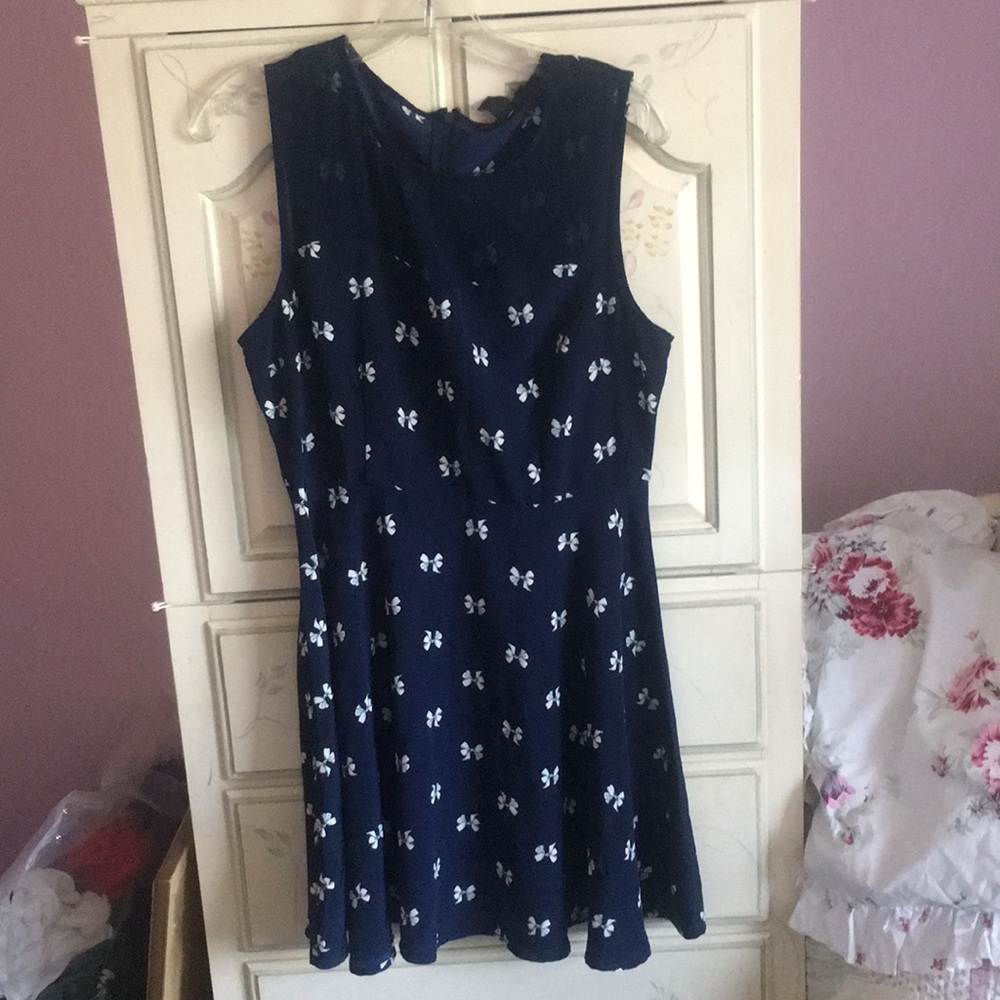 Navy bow print dress